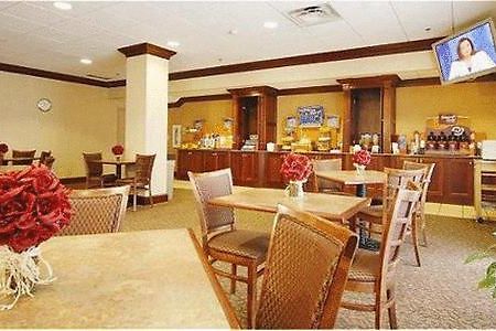 Holiday Inn Express Waterbury Restaurant bilde
