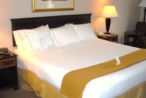 Holiday Inn Express Waterbury Eksteriør bilde